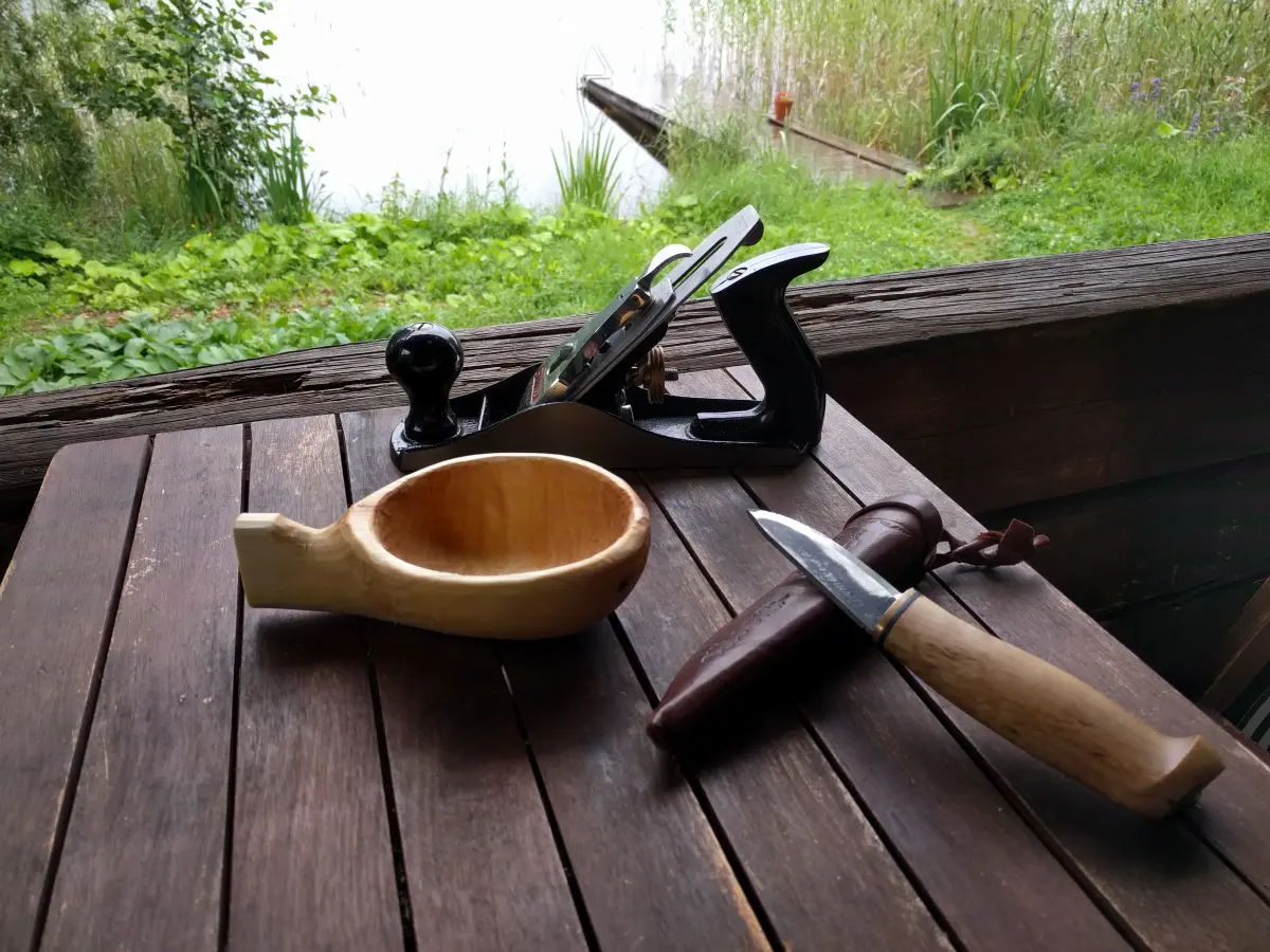 Handgesneden mokken en koppen, Finse stijl